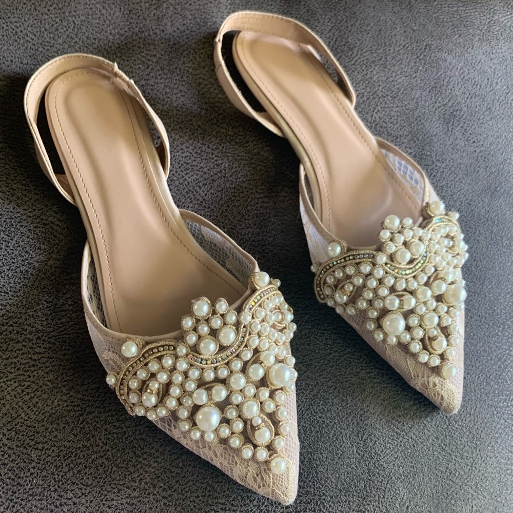 Beige lace mules flats